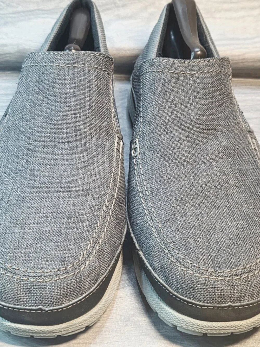 Crocs Santa Cruz Dual Comfort Loafer Mens Size 11 Gray Denim Canvas Slip On Shoe